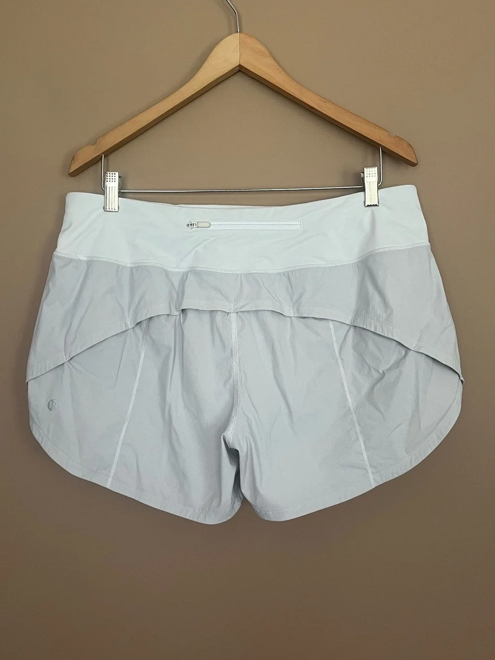{Lululemon} Speed Up Short Long Inseam Updated Fit in White - Womens 12